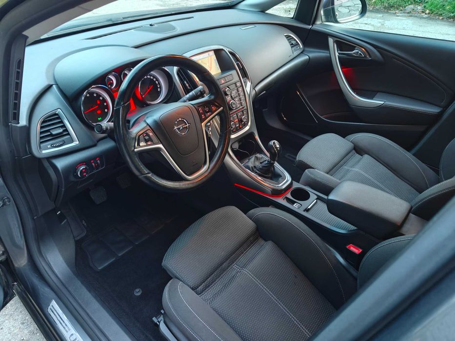 Opel Astra J Sports Tourer import recent Olanda