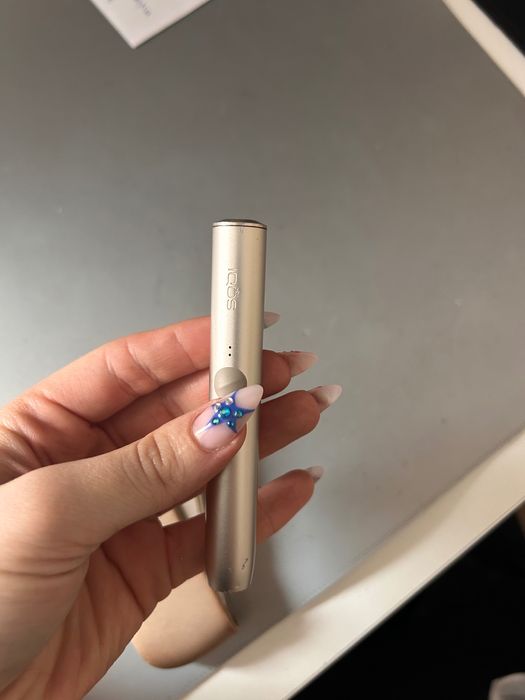Vand Iqos Iluma numai aparat
