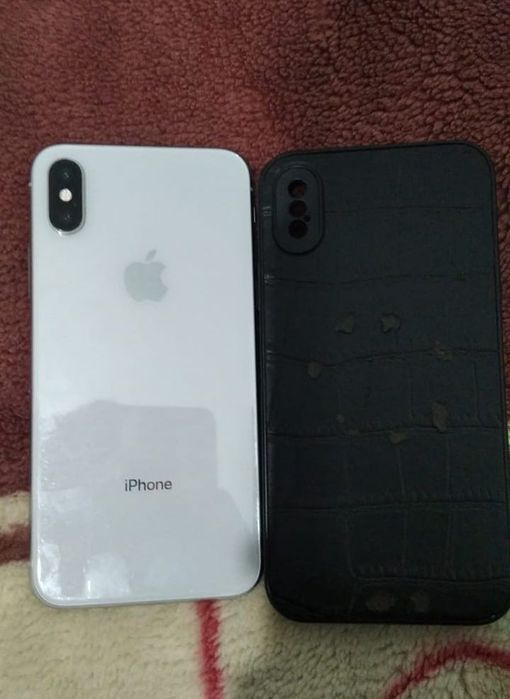 Продам телефон айфон