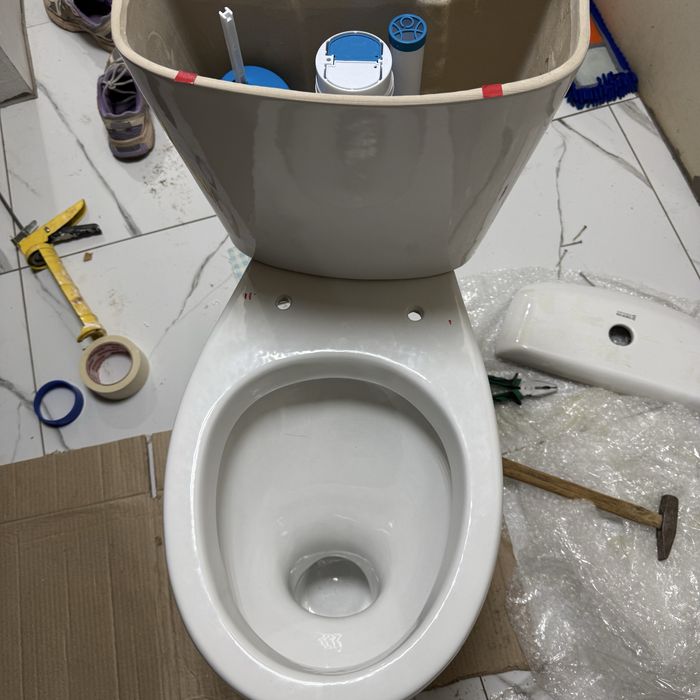 Продается напольный унитаз , новый