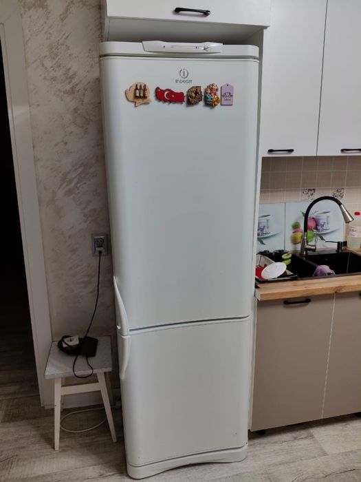 Продам холодильник