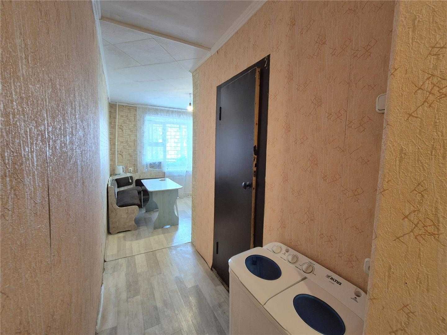 Продам 1 комн квартиру на 5 мкр в районе Тулпара.
на 2 /9 эт