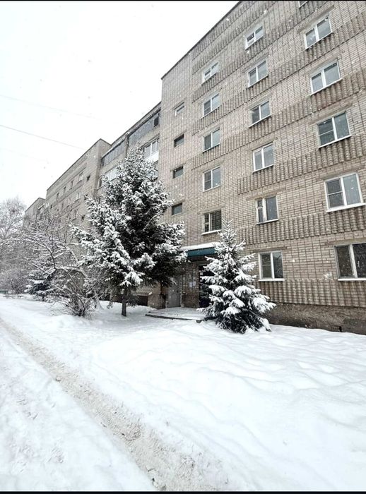 Продам 2 х комнатную квартиру на КШТ Утепова с лоджией