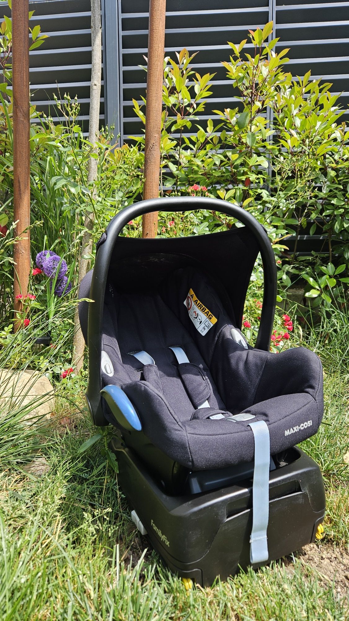 Maxi cosy стол седалка за кола и Isofix Family fix