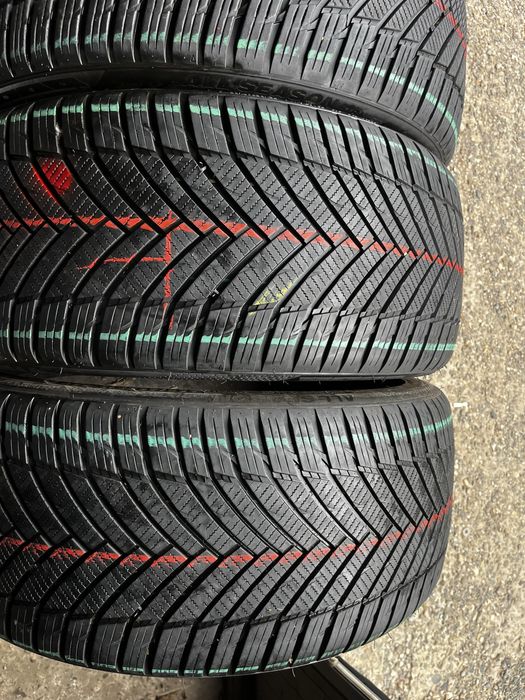 Anvelope All-season 235/40 ZR19