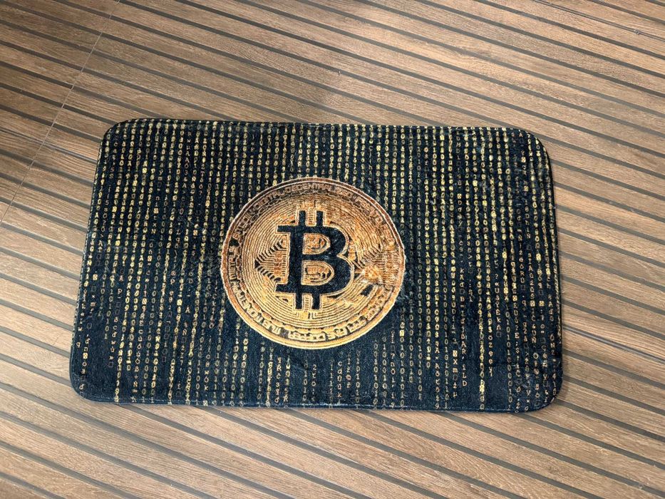 Нов лек килим с лого на Bitcoin 80 cm X 50 cm