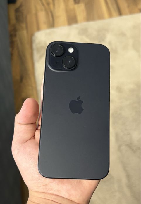 Iphone 15 aproape nou