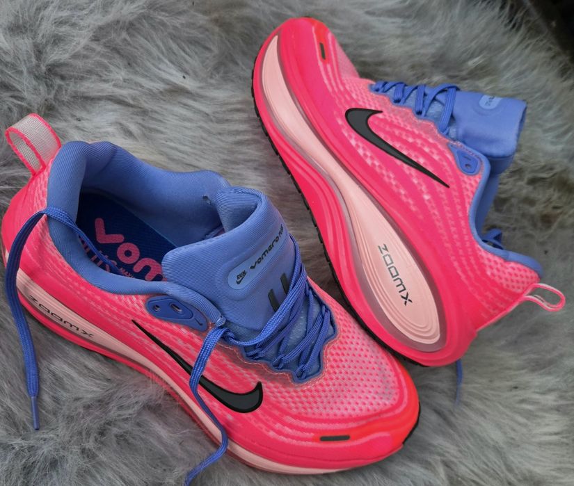 Nike Vomero 18 plus оригинални дамски сникърси нови 39 номер