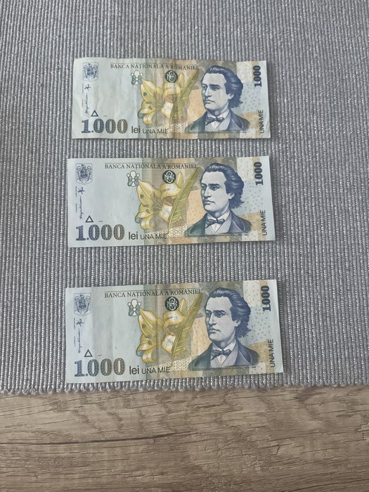 Vand bancnotă de 1000 de lei