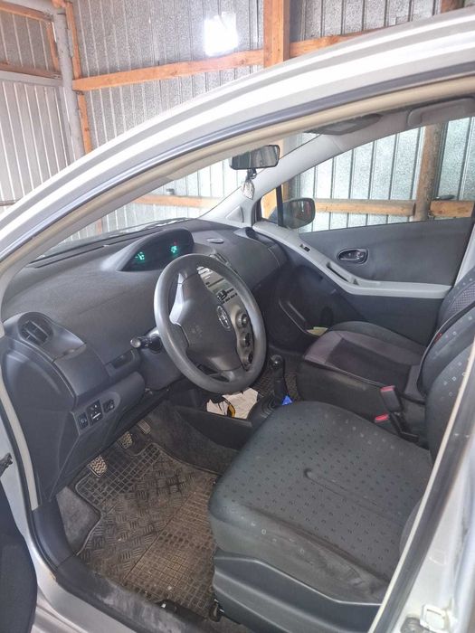 Toyota Yaris 1.3 benzina si gaz an 2007 115.000km