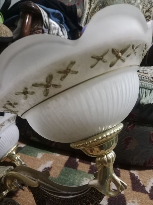 Продам красивую люстру.
