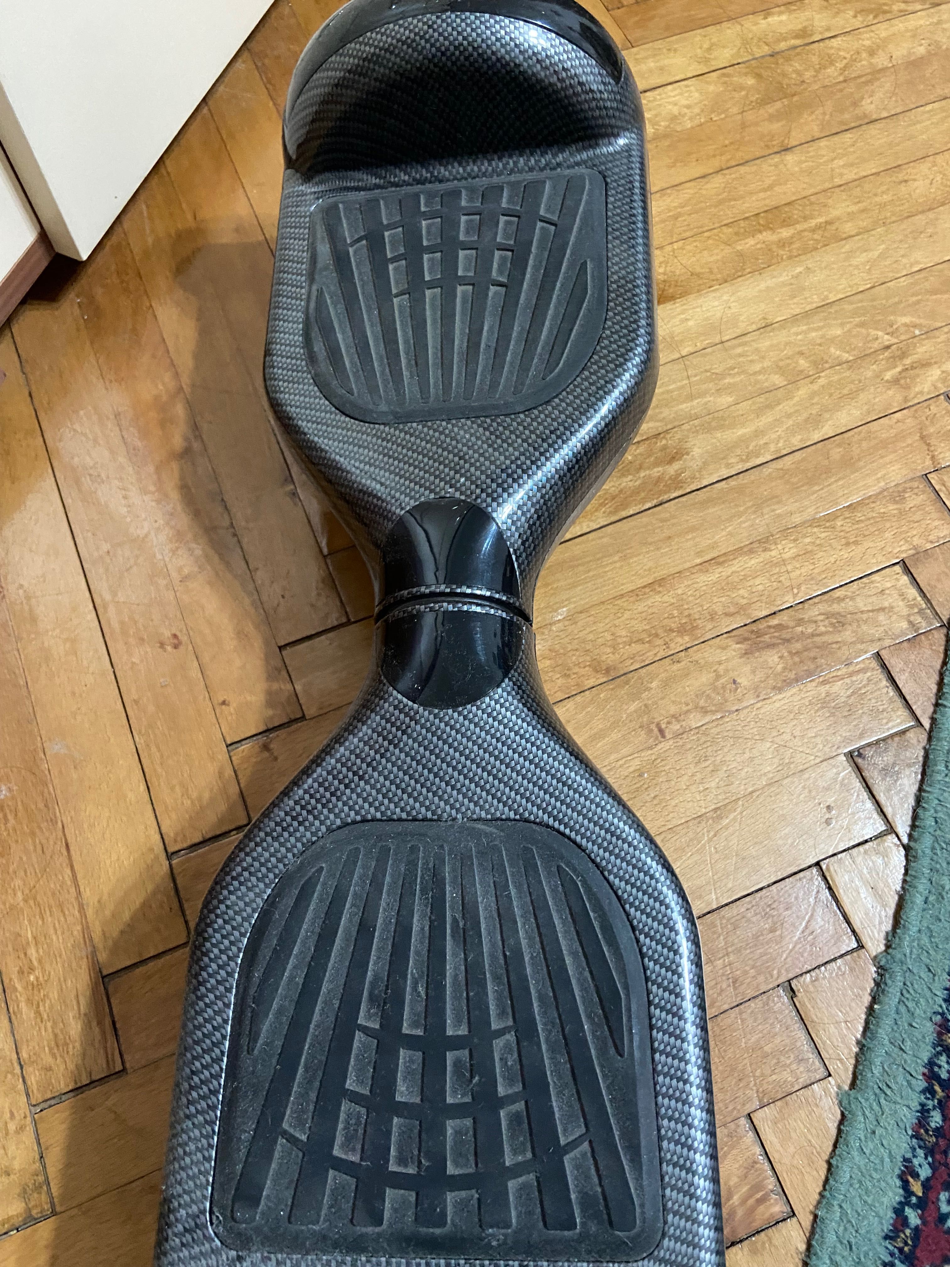 Hoverboard negru cu lumini, an 2021, viteza 15 km/h, pret negociabil