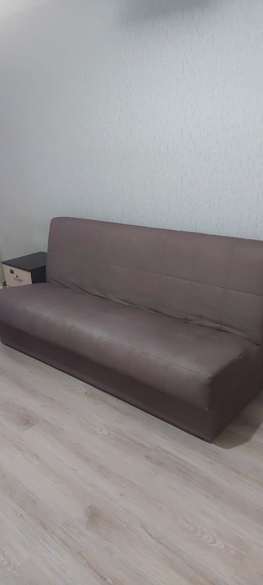 Диван в хорошем состоянии