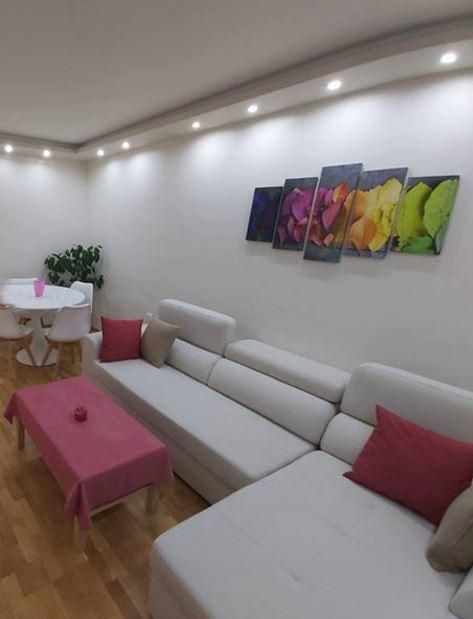 Дава се под наем Двустаен апартамент в София, Люлин 2 - 55 кв.м за 500 € - Снимка #1