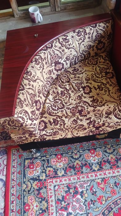 Ugolok mebel stoli bilan