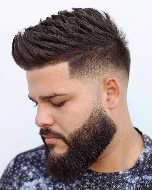 Модель на стридку голову и бороды