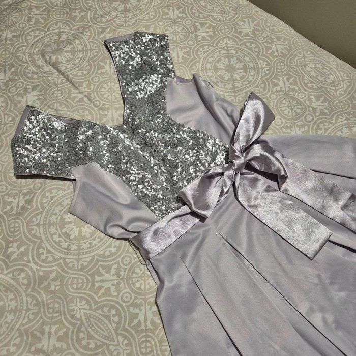 Официални рокли подходящи за празниците