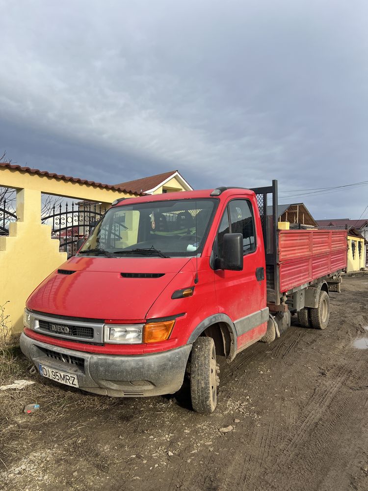 Inchiriez utilaje