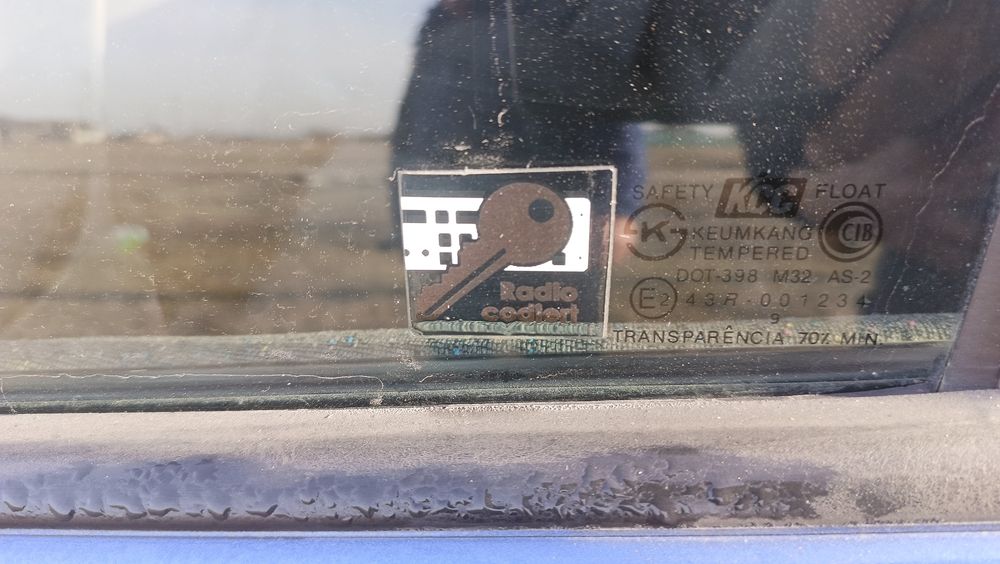 Продам hyundai accent 2000 года машина автомат обмен не