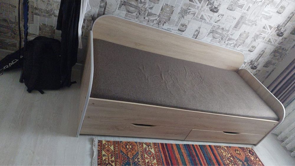 Продам кровать и спальный гарнитур