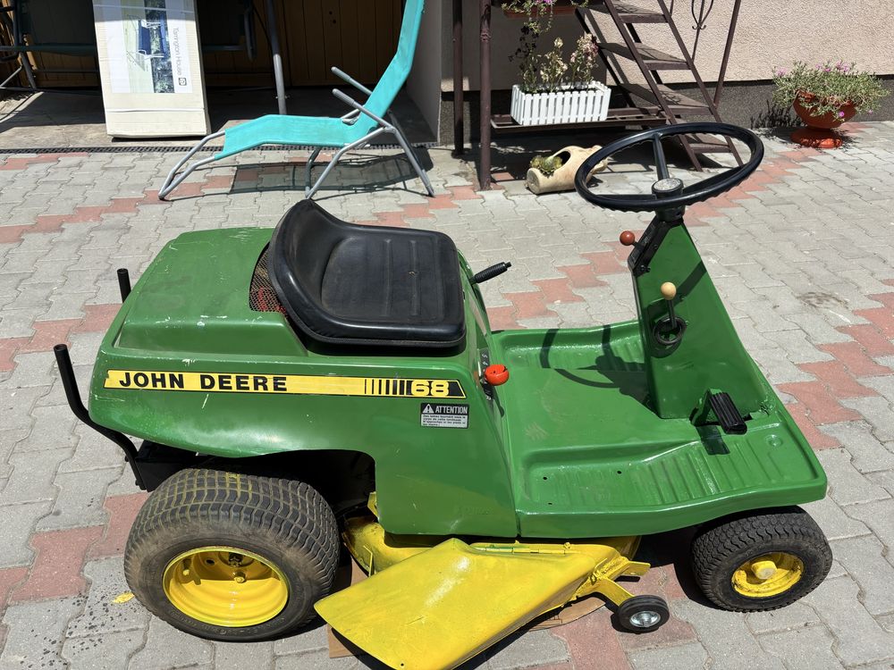 Vand 2 Tractorase de gazon John Deere