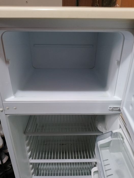 Продавам хладилник