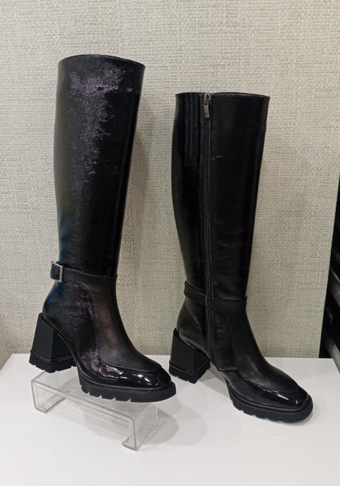 Продам новые сапоги