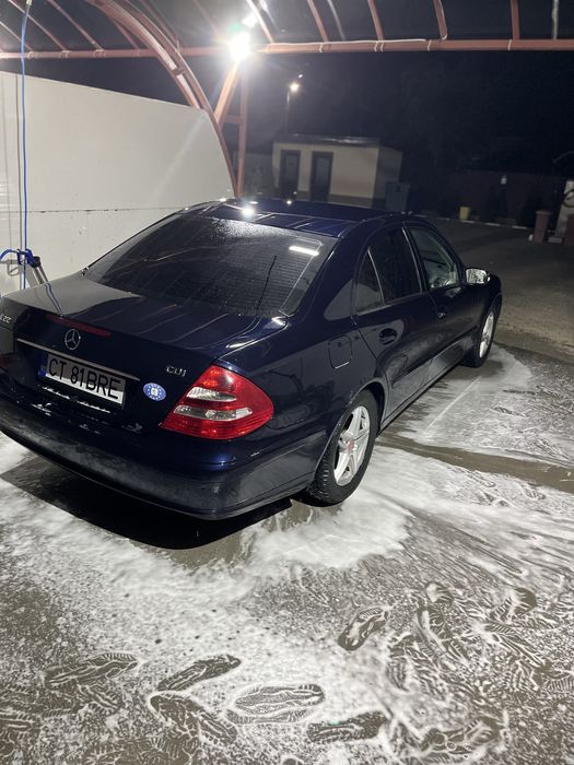 Volan pe dreapta Vand mercedes e 220 disel