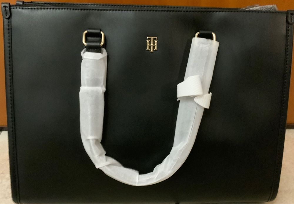 Tommy Hilfiger чанта