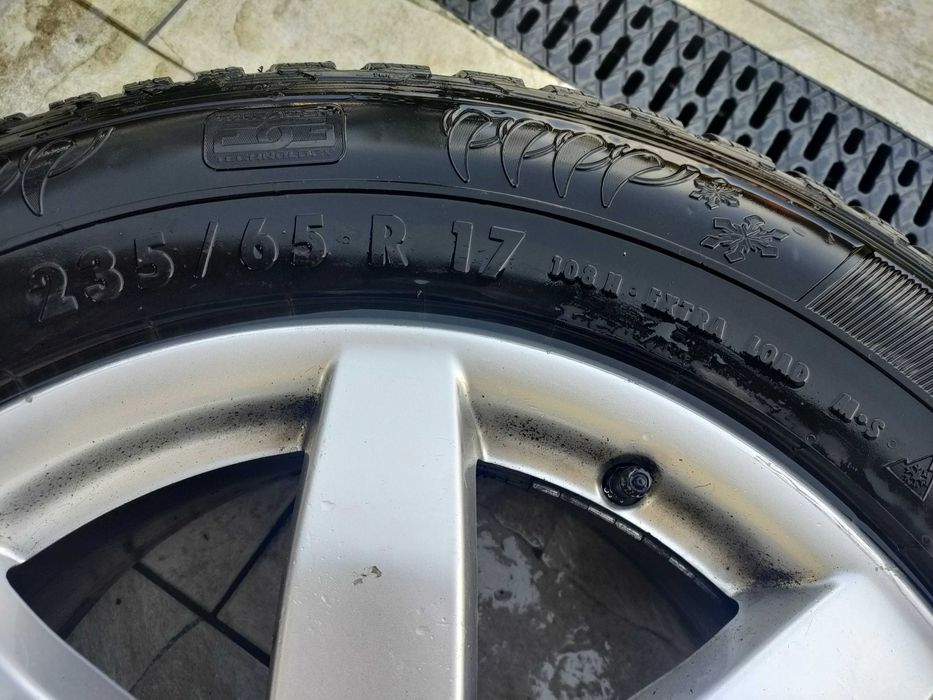 Set 4 jante Mercedes echipate cu cauciucuri aproape noi