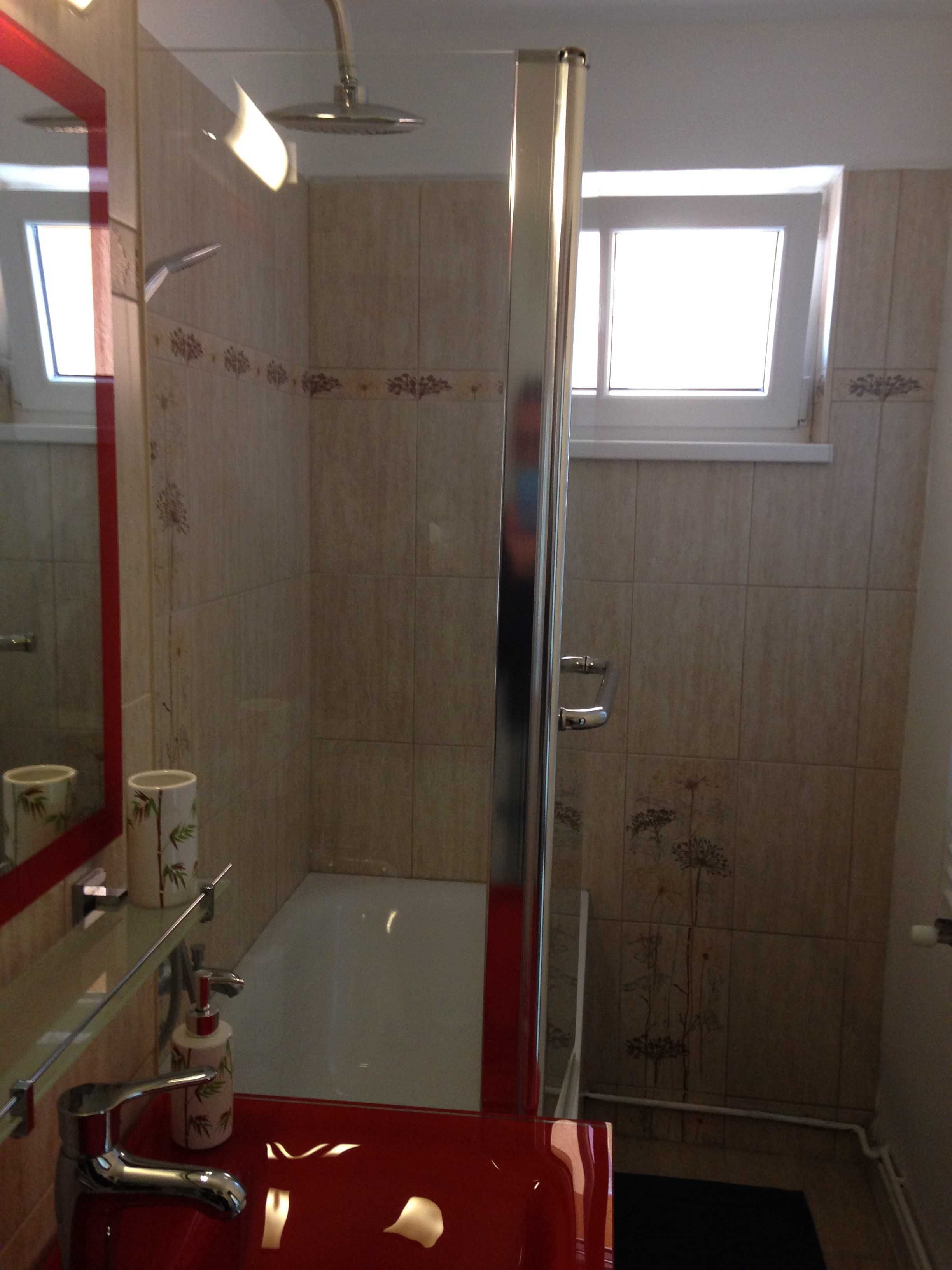 Pentru inchiriat ap 2 camere, decomandat, zona Garii, Brasov