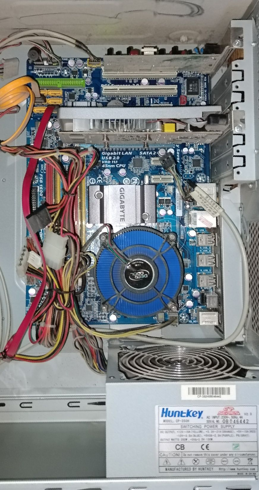 Продается компютер Pentium R Dual-Core CPU E5200 c компьютерным столом