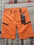 Pantaloni scurti Salewa S si L pret fix