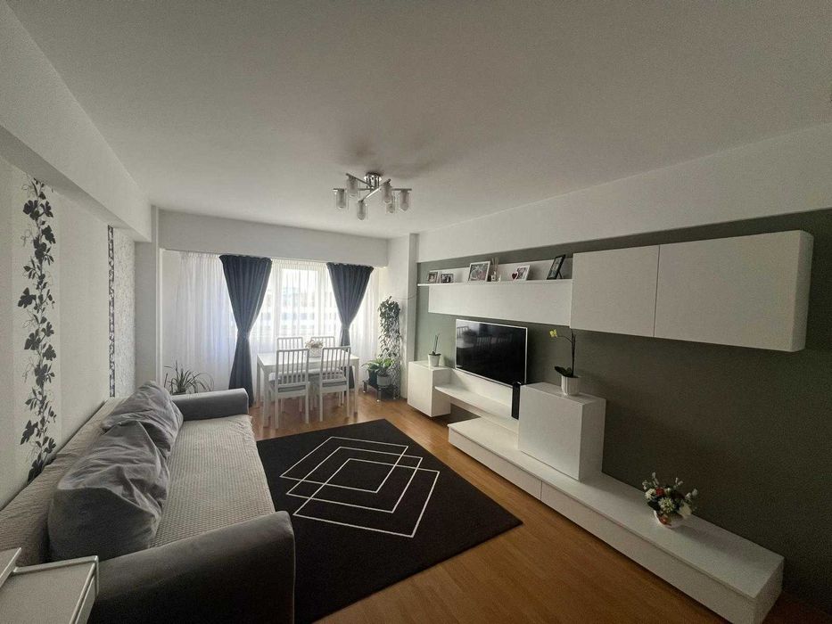 Vand apartament cu 3 camere, decomandat