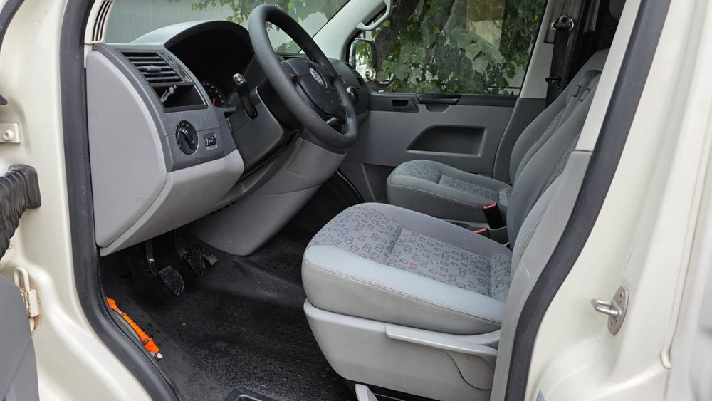 Vw Transporter T5 * An 2010 * 1.9 TDI * 105 CP * 5 Locuri Dublu cabina
