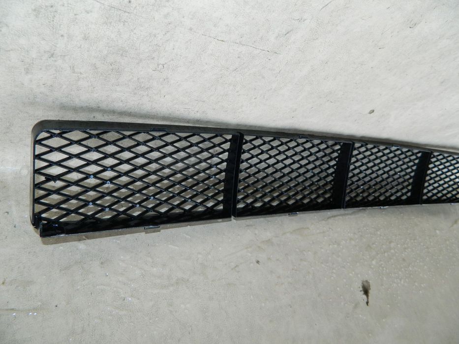 Grila intre proiectoare, Ford Focus, 98-01, 98AB-A018A58DDW