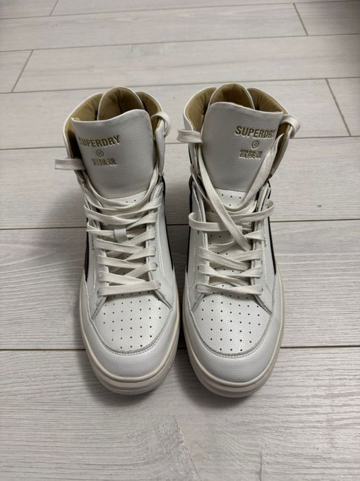 Vând încălțăminte SUPERDRY