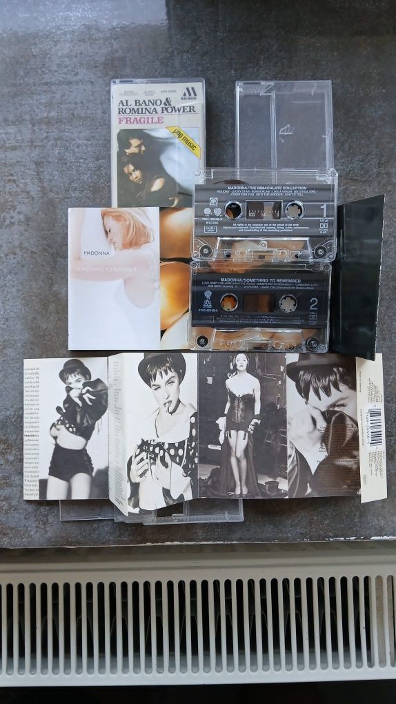 Casete audio Madonna,Albano și Romina