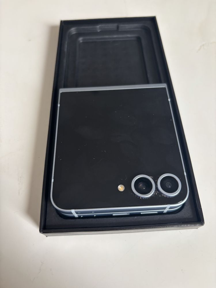 Samsung Galaxy Z Flip 6