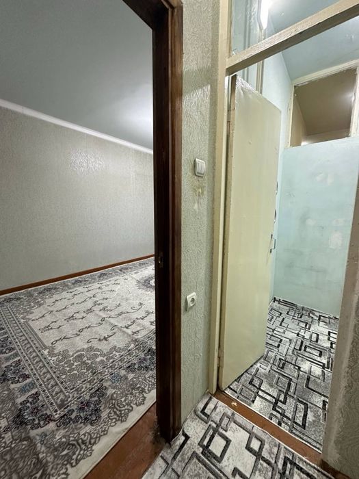 Мирабадский р-н Куйлюк массив 1 1/2/4 33м2 балкон 1.5х3 не торец