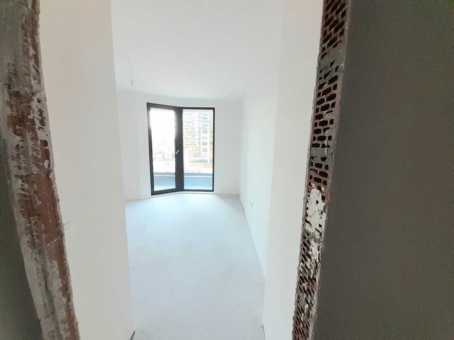 Продава се Многостаен апартамент в Варна, Левски - 138 кв.м за 2022 €/кв.м - Снимка #4