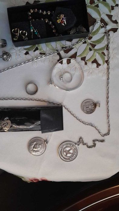 Bijuterii de valoare, vechi