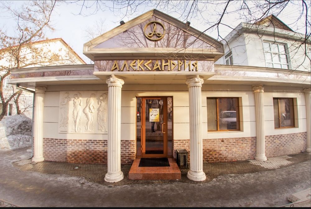 Сдается в аренду парикмахерский зал на три кресла в салоне красоты