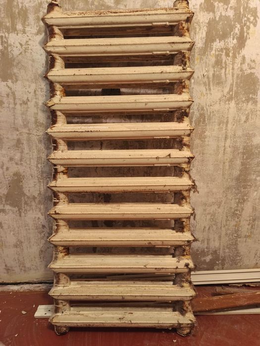 Продам чугунные радиаторы