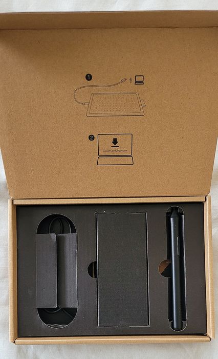 Продавам графичен таблет One by Wacom Small CTL-472 – Черен/Червен