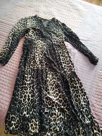 Дълга рокля в актуален животински принт