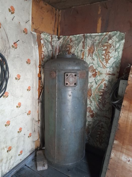 Продам бак металлический.  30 000тг.