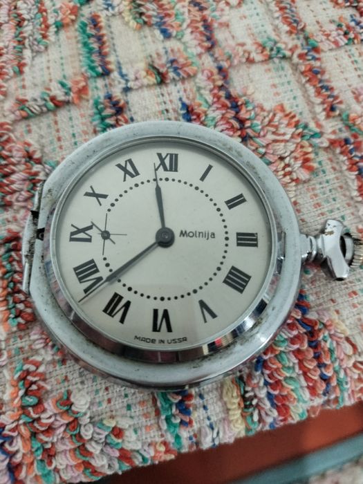 карманные часы марки «Молния» (Molnija) произведенные в СССР