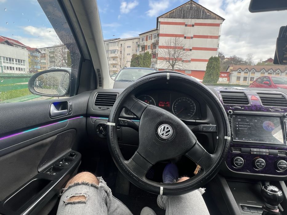 Vand sau schimb Golf 5