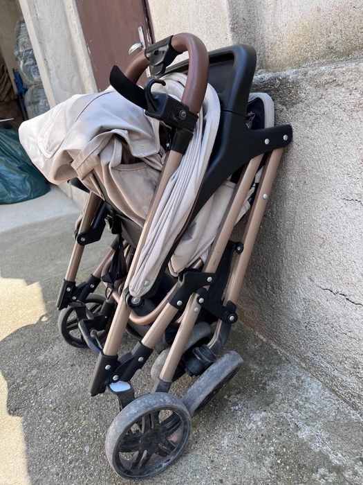 Бебешка количка Chipolino April